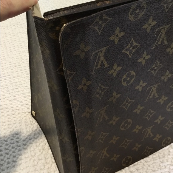 LOUIS VUITTON I PAD COVER IN MONOGRAM CANVAS. - Picture 12 of 14